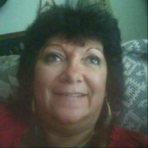 Meet your Posher, Lora